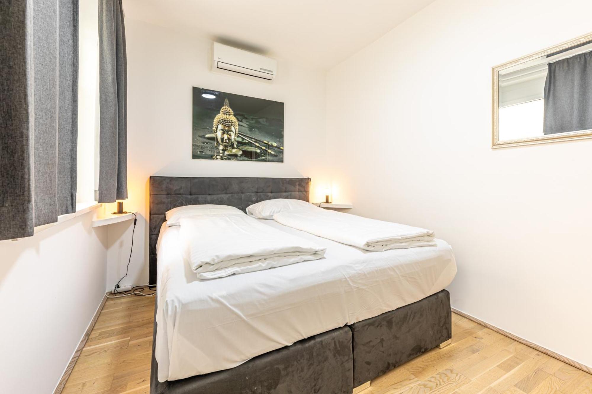 Christian Apartments Oper - Contactless Check In Вена Экстерьер фото