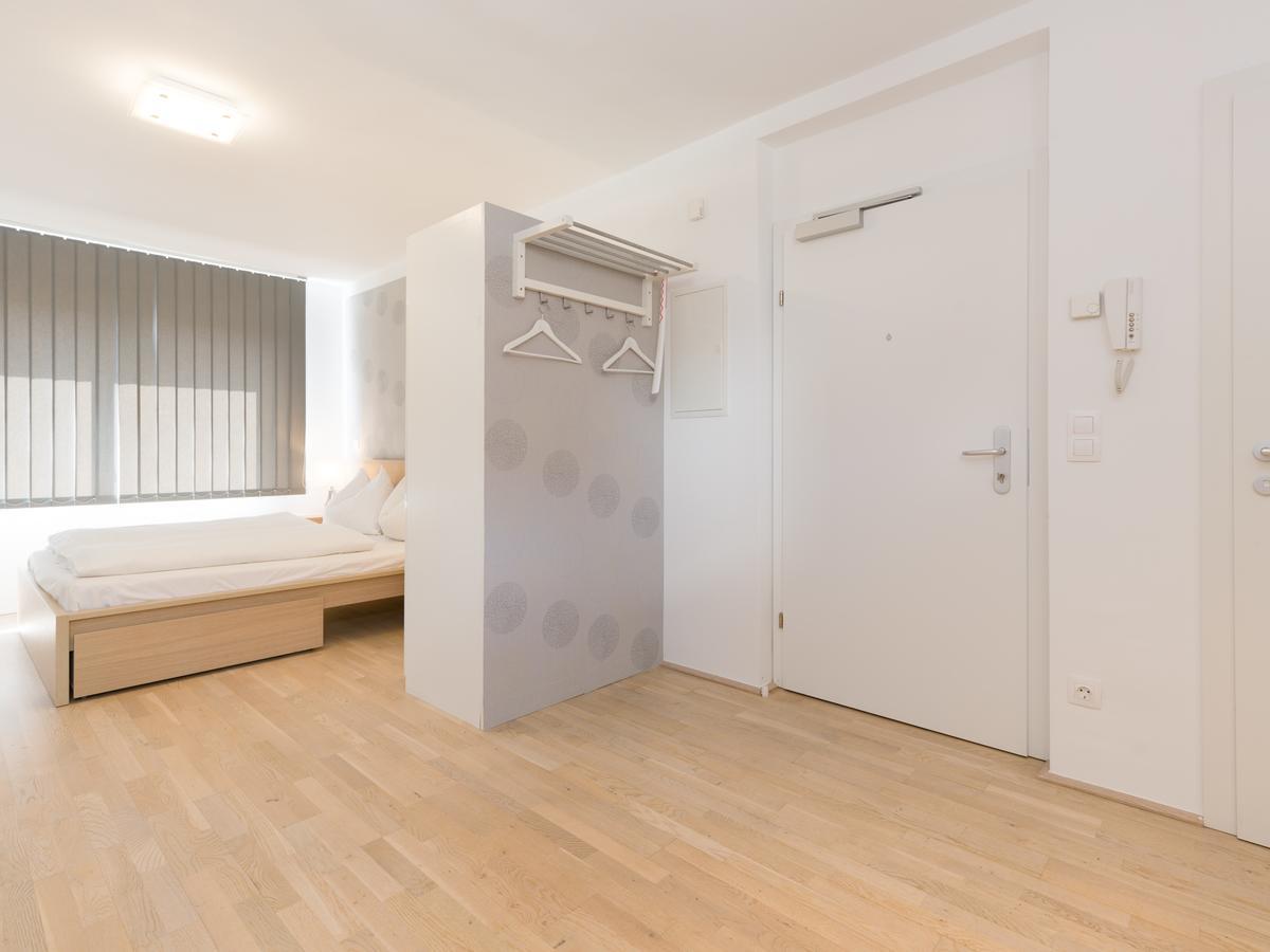 Christian Apartments Oper - Contactless Check In Вена Экстерьер фото