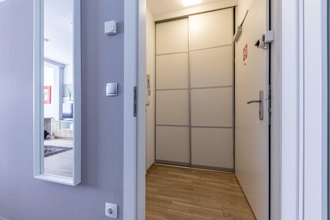 Christian Apartments Oper - Contactless Check In Вена Экстерьер фото